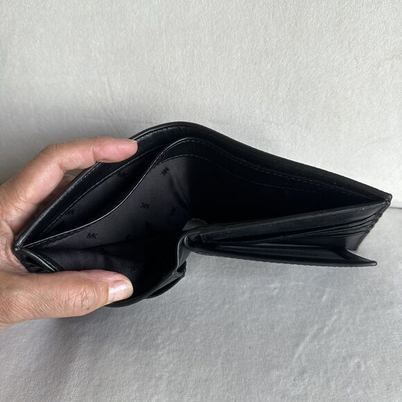 Michael Kors Men’s Harrison Slim Billfold Leather Greyhound Wallet NWOT - Picture 4 of 4